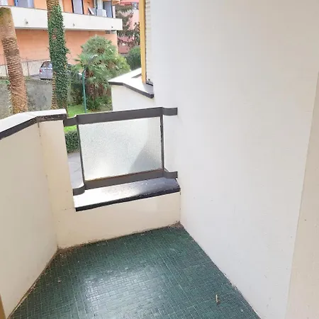 Apartment With Private Garage *